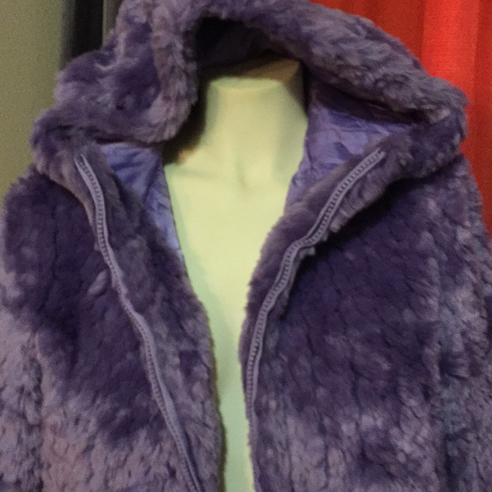 Purple furry coat szM